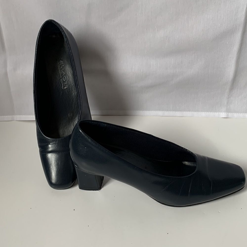Villager Navy Leather Block Heel Pumps Classic Career Shoes Size 6 M
